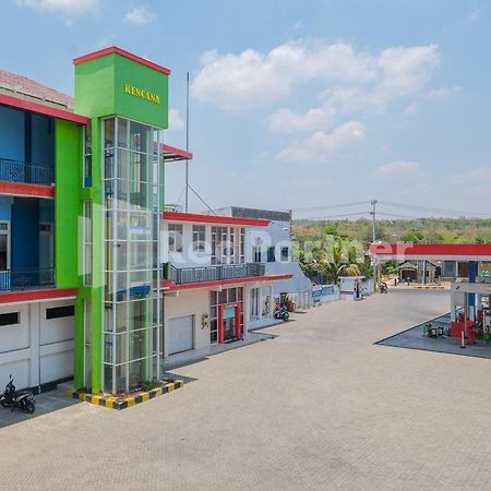 Grand Kencana Guesthouse Syariah Near Wisata Bahari Lamongan Paciran المظهر الخارجي الصورة