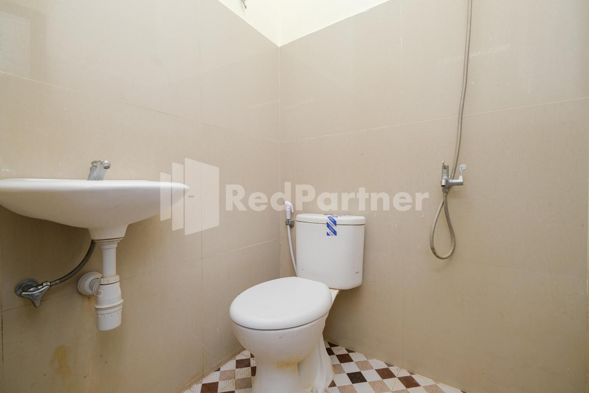 Grand Kencana Guesthouse Syariah Near Wisata Bahari Lamongan Paciran المظهر الخارجي الصورة