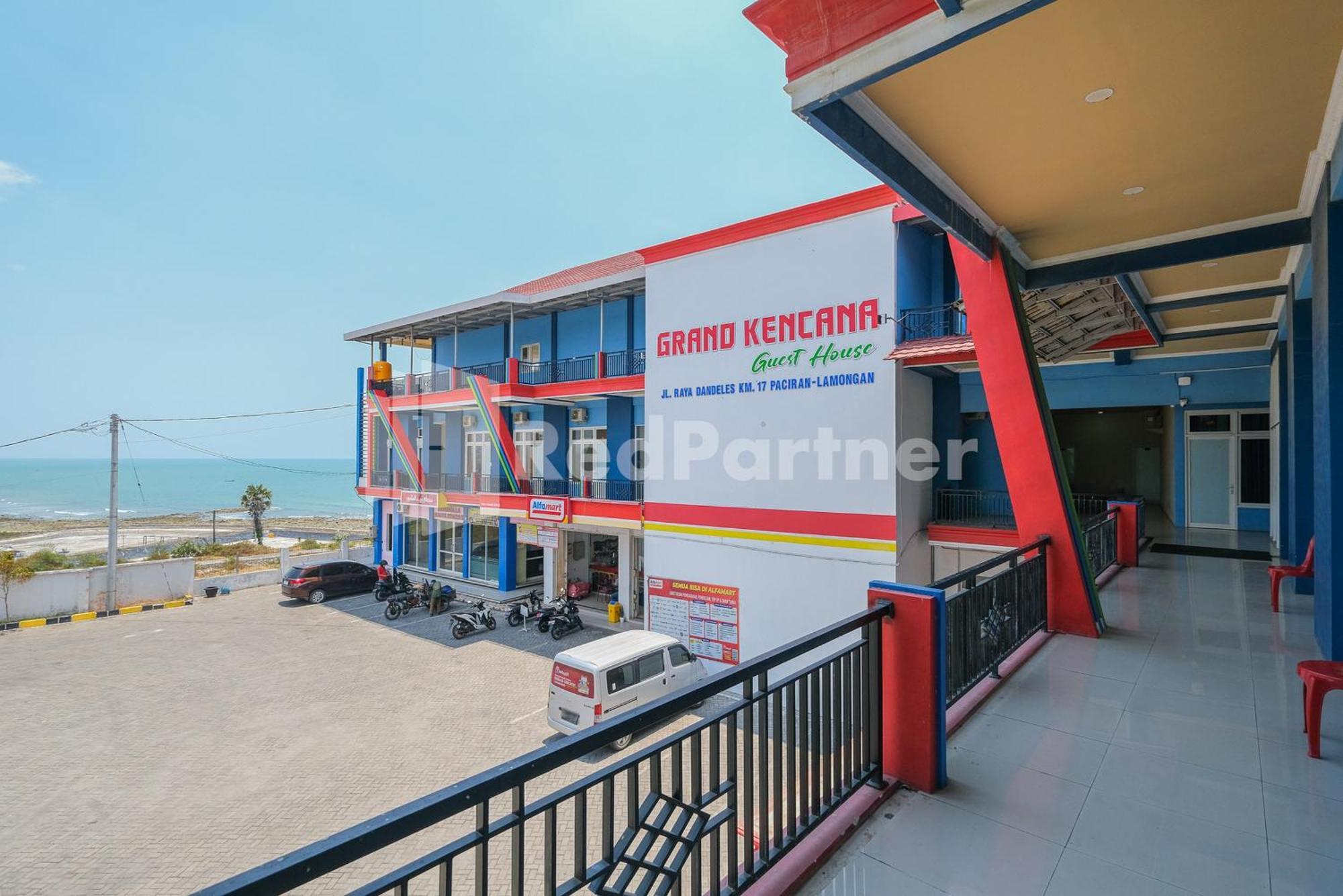 Grand Kencana Guesthouse Syariah Near Wisata Bahari Lamongan Paciran المظهر الخارجي الصورة